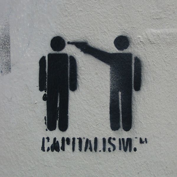 600px-Capitalism_graffiti_luebeck